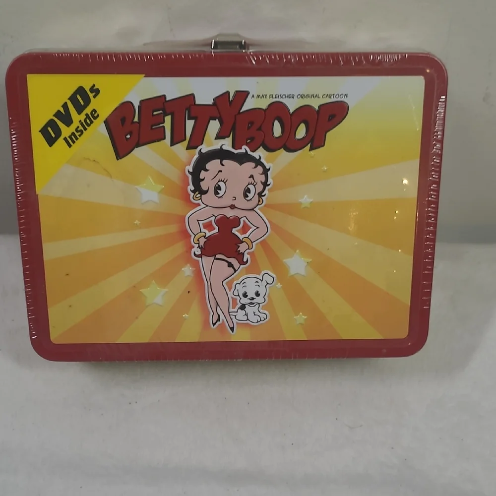 Vintage Betty Boop Red and Yellow Kids Lunch Box With DVDS Inside. - Picture 1 of 7